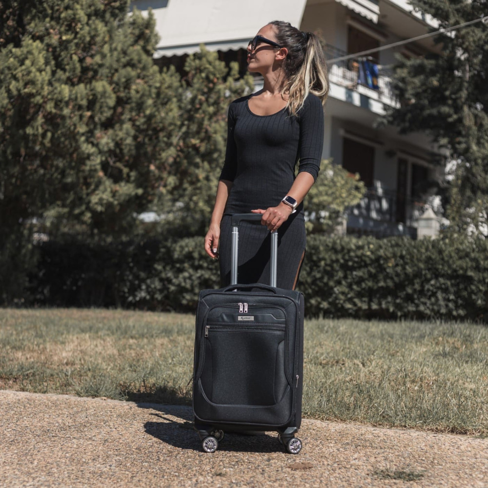 Βαλίτσα trolley Cardinal μικρή μεσαία 3300 50/60cm μαύρη Βαλίτσα trolley Cardinal μικρή μεσαία 3300 50/60cm μαύρη