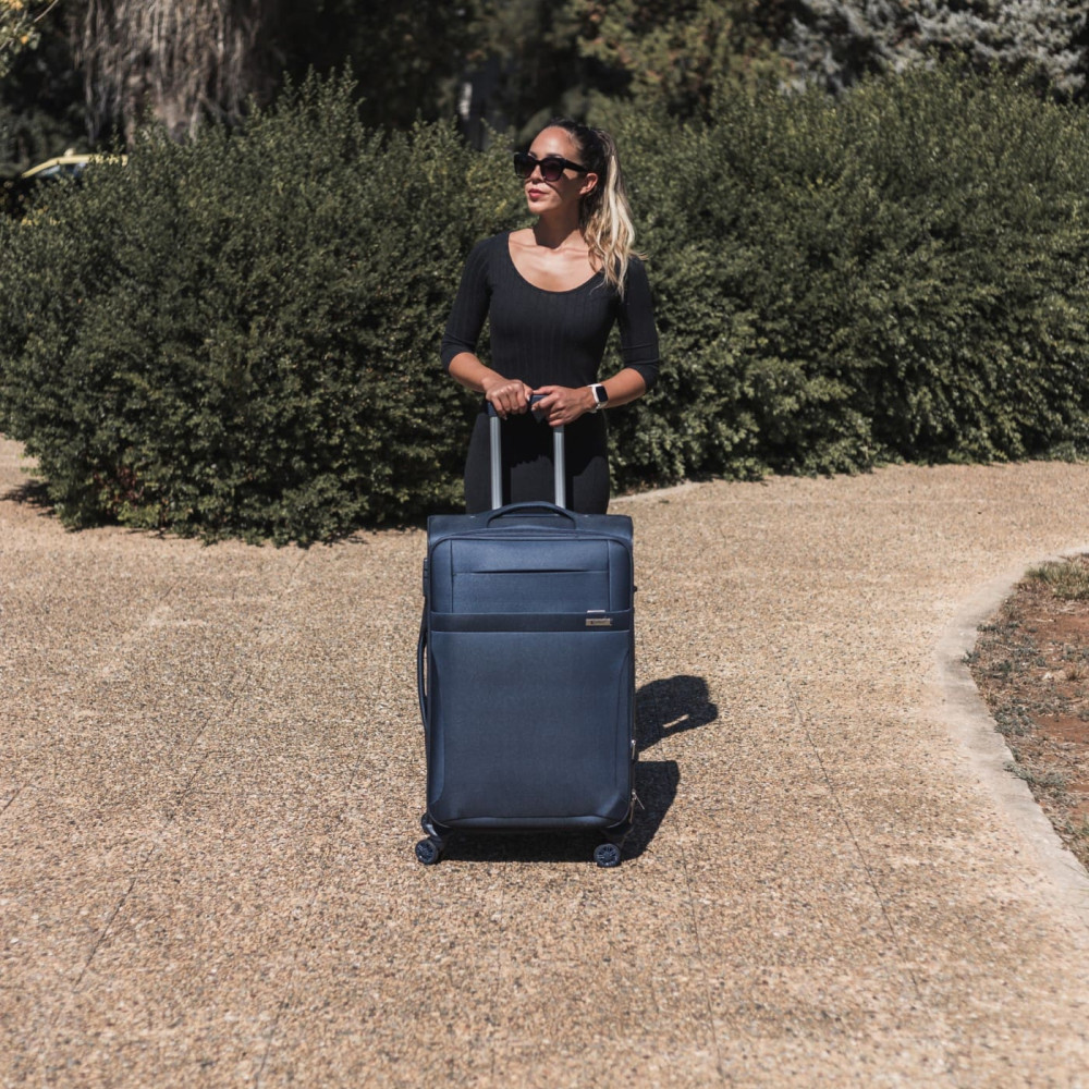 Βαλίτσα trolley Cardinal μεσαία μεγάλη 3400 60/70cm σκούρο μπλέ Βαλίτσα trolley Cardinal μεσαία μεγάλη 3400 60/70cm σκούρο μπλέ