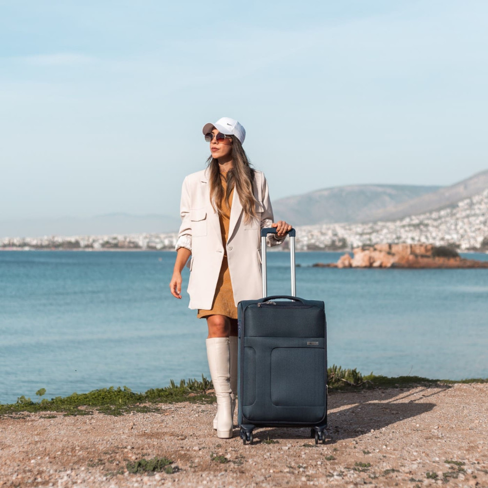 Βαλίτσα trolley Cardinal μεσαία 3800/60cm σκούρο μπλέ Βαλίτσα trolley Cardinal μεσαία 3800/60cm σκούρο μπλέ