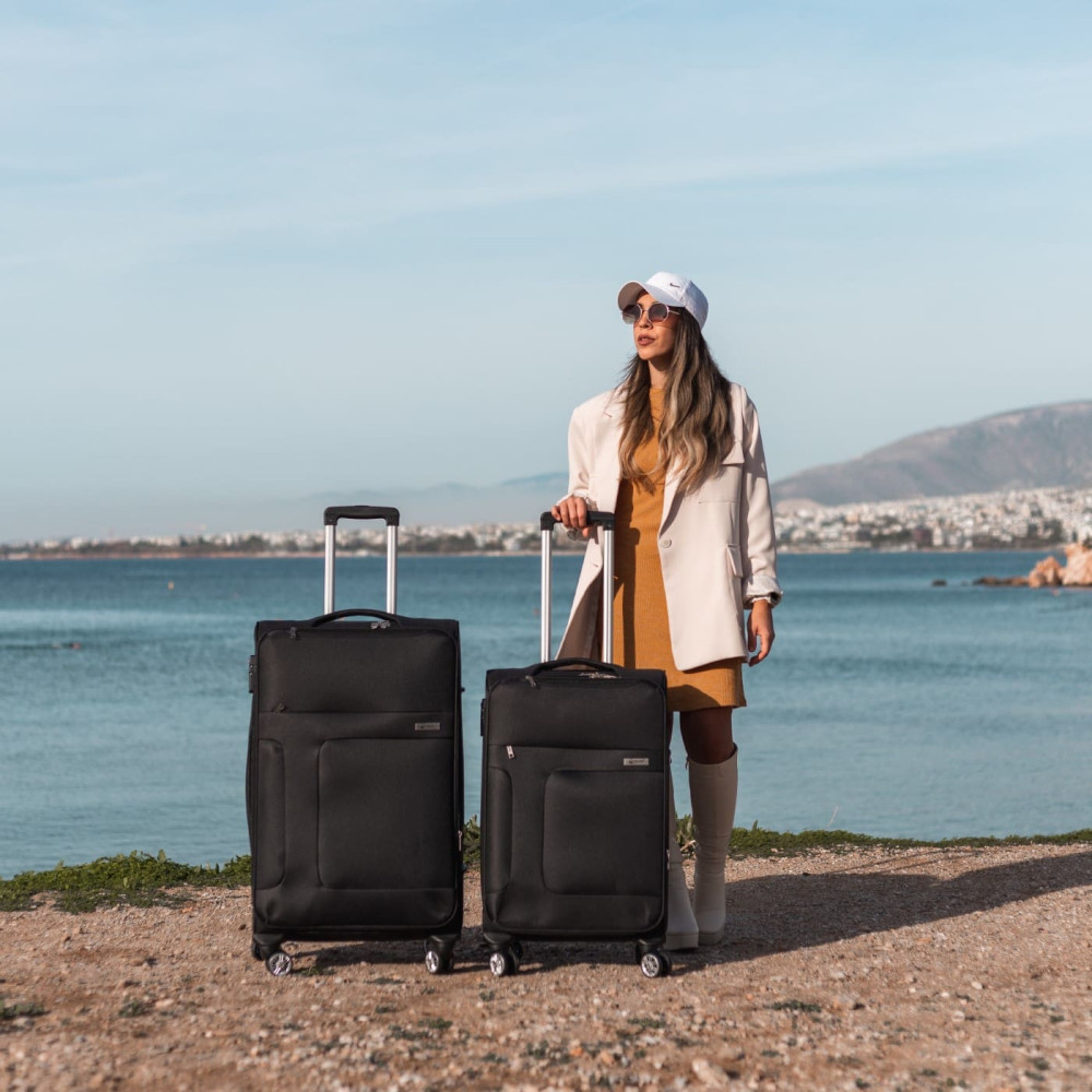 Βαλίτσα trolley Cardinal μεσαία μεγάλη 3800 60/70cm μαύρη Βαλίτσα trolley Cardinal μεσαία μεγάλη 3800 60/70cm μαύρη