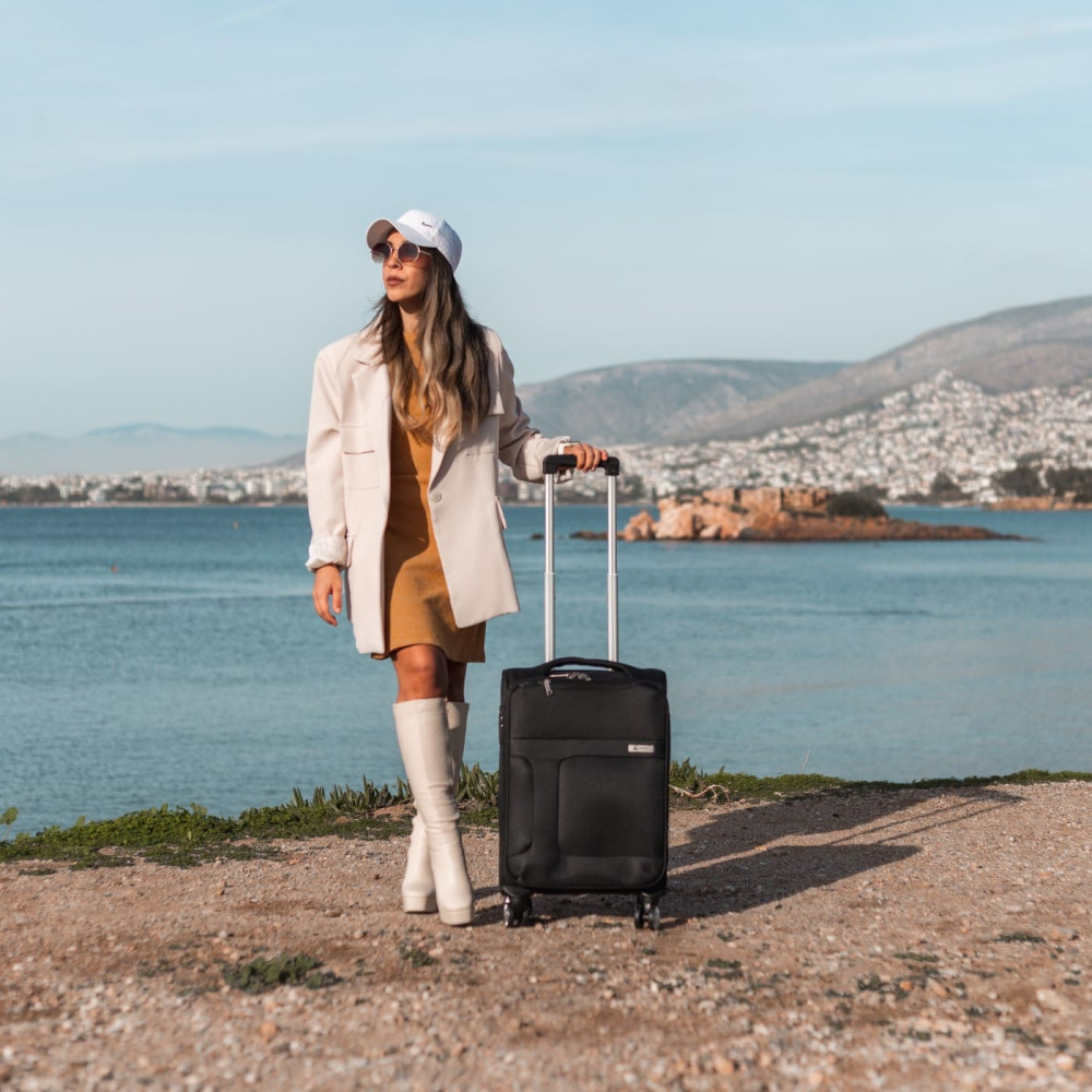 Βαλίτσα trolley Cardinal καμπίνας 3800/50cm μαύρη Βαλίτσα trolley Cardinal καμπίνας 3800/50cm μαύρη