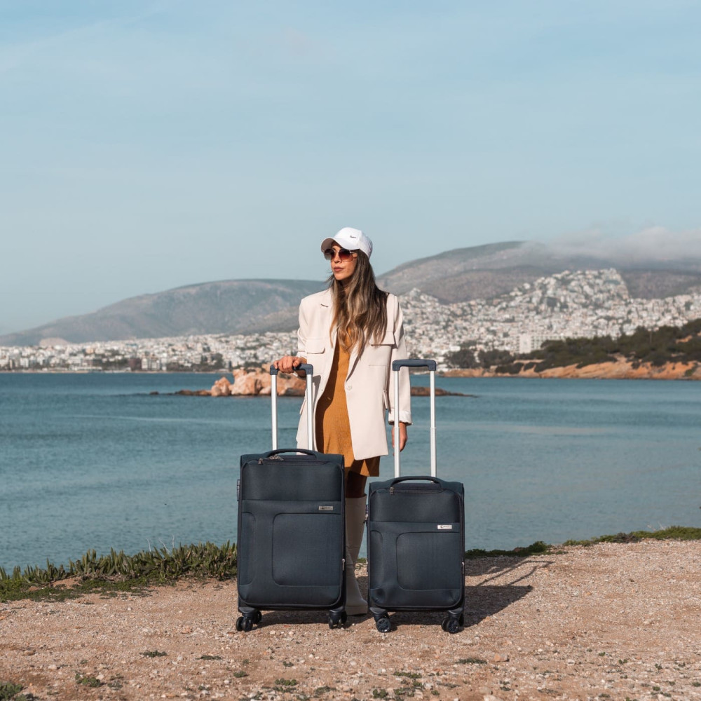 Βαλίτσα trolley Cardinal μικρή μεσαία 3800 50/60cm σκούρο μπλέ Βαλίτσα trolley Cardinal μικρή μεσαία 3800 50/60cm σκούρο μπλέ